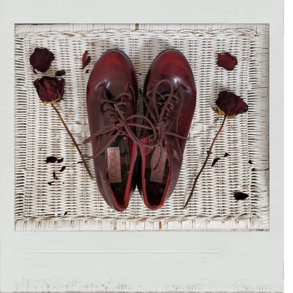 ✨BOGO FREE✨ Grunge Distressed Oxblood Red Burgundy Platform Shoes FAIR - Picture 2 of 5